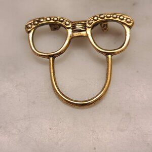 Gold Toned Eyeglass holder fun